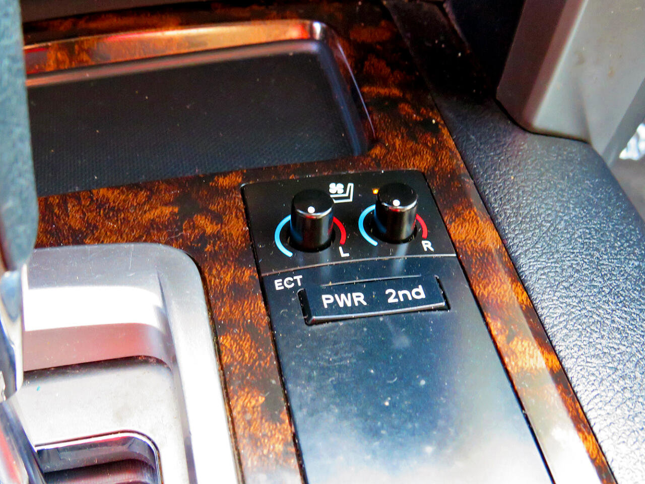 Used 2015 Toyota Land Cruiser image 30