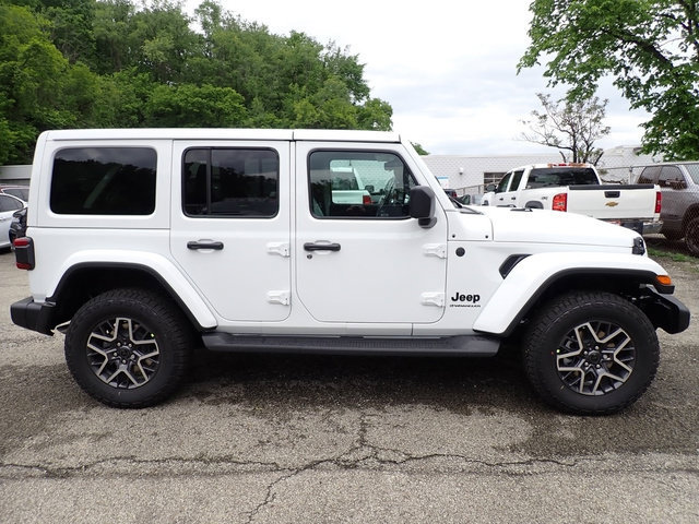New 2026 Jeep Wrangler Unlimited Sahara w/ Safety Group AWD/4WD image 9