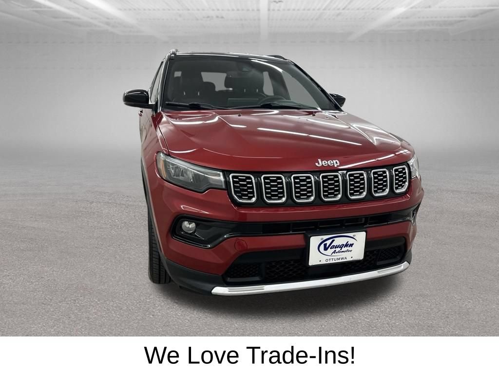 Used 2025 Jeep Compass Limited AWD/4WD image 3