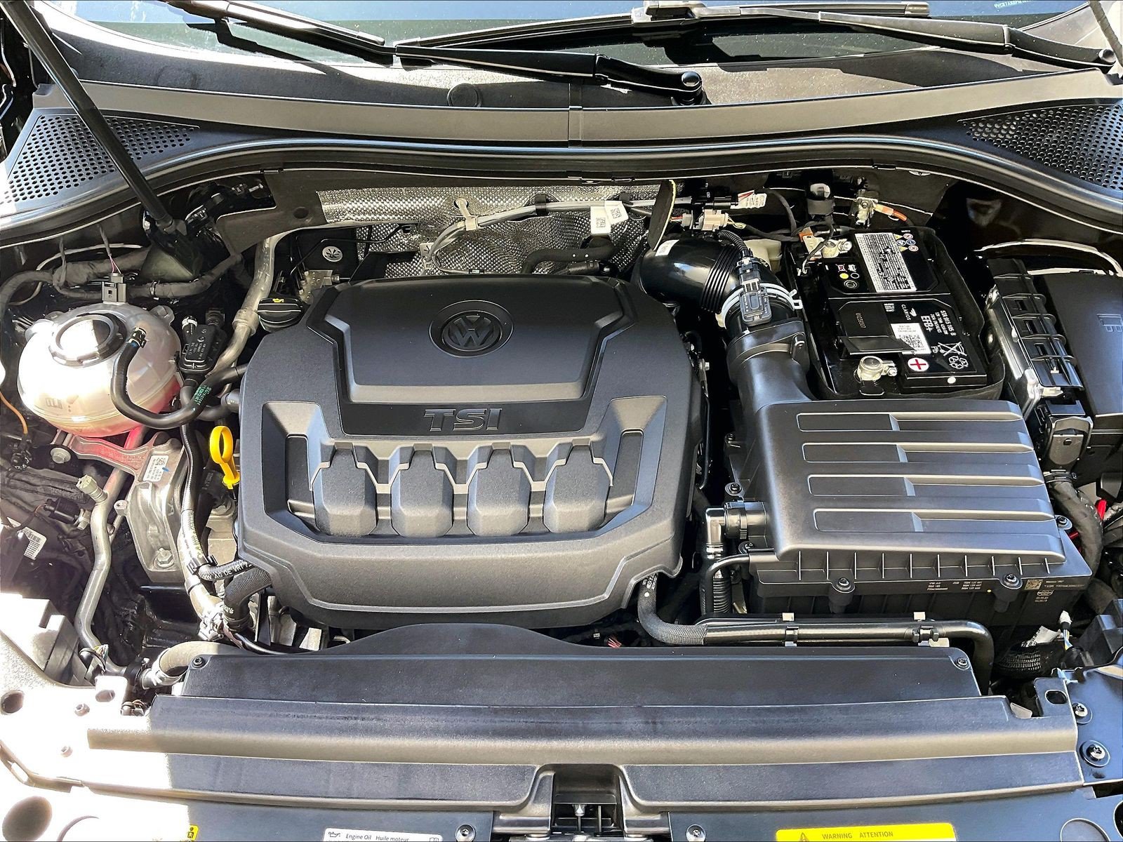 Certified 2023 Volkswagen Tiguan SE R-Line FWD image 9