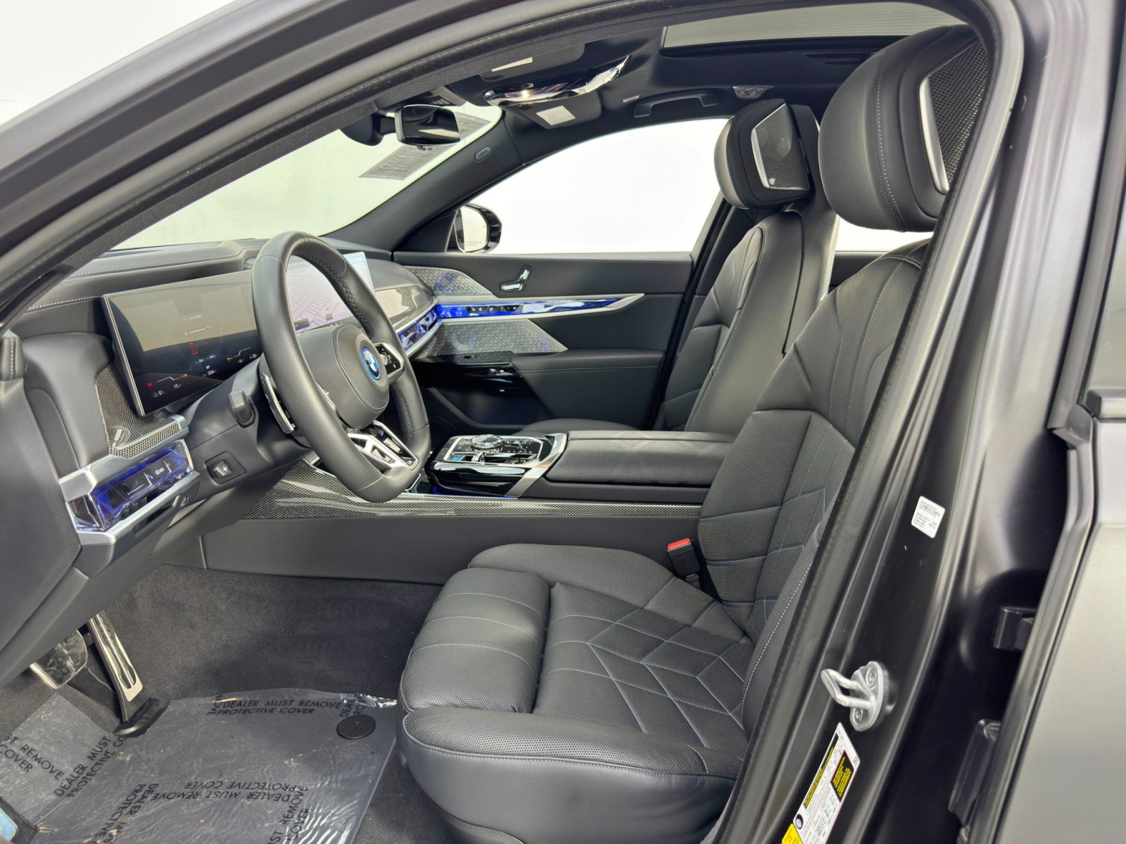 Used 2023 BMW i7 xDrive60 w/ Parking Assistance Package image 18