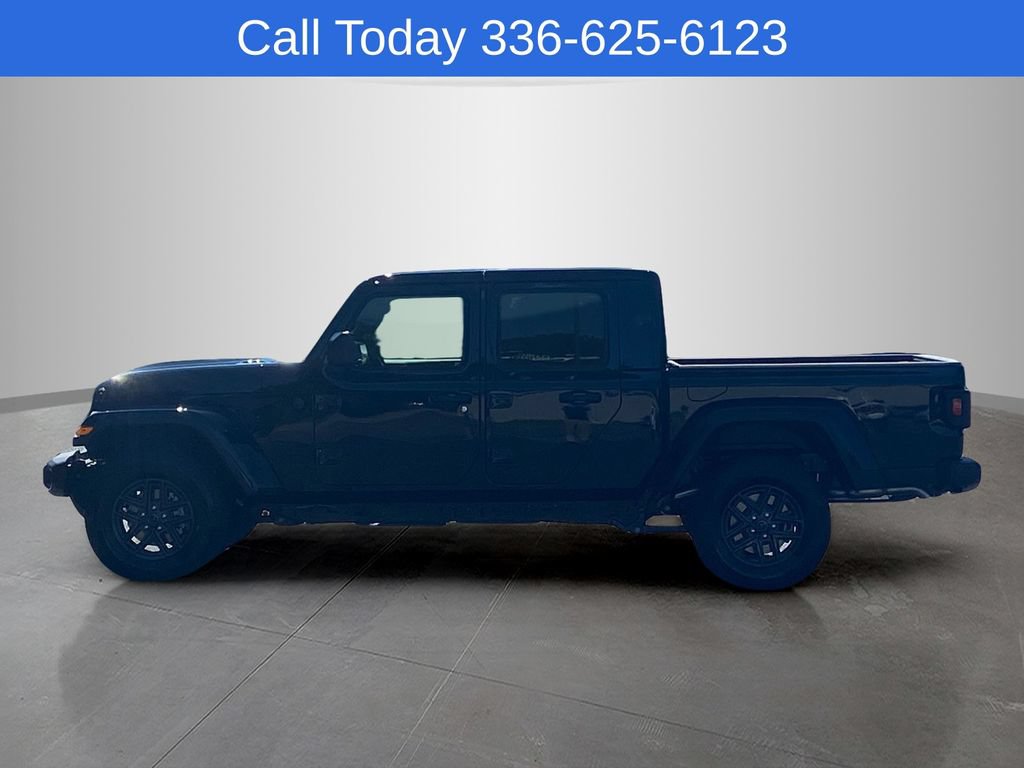 New 2025 Jeep Gladiator Sport AWD/4WD image 2