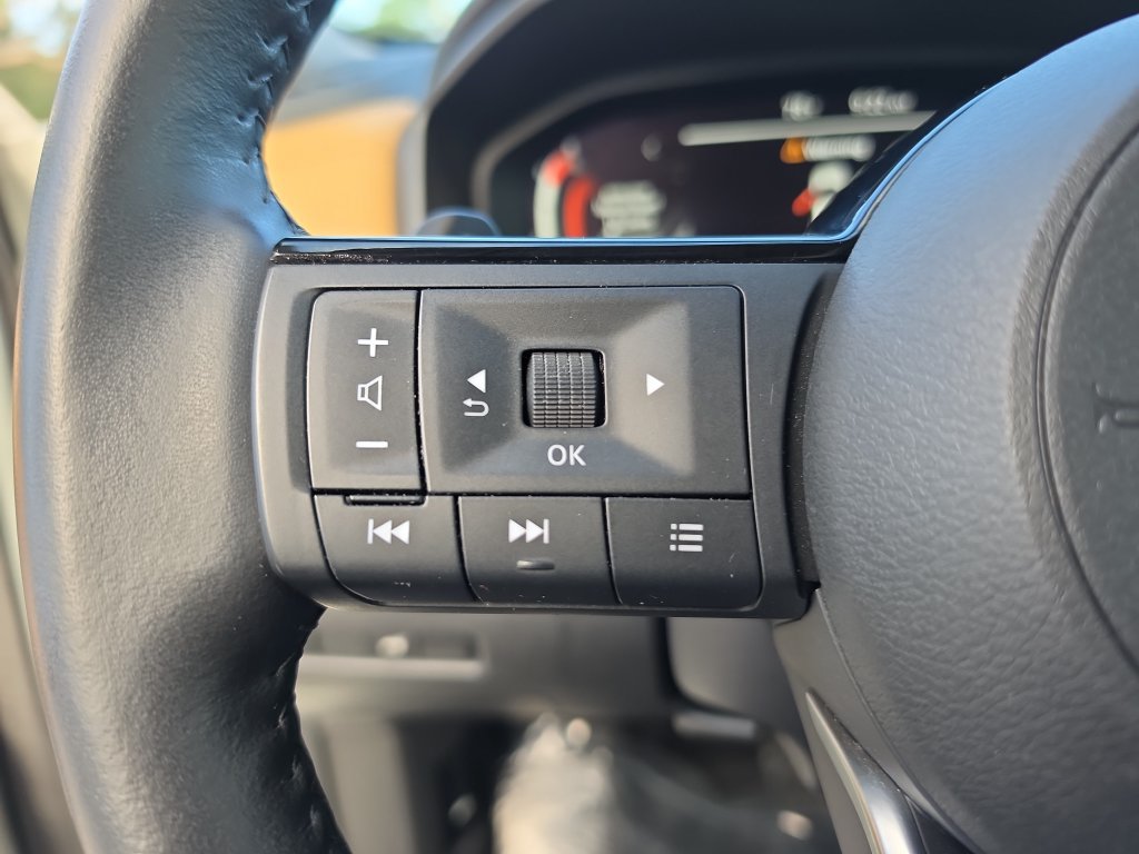 Used 2021 Nissan Rogue Platinum FWD image 22