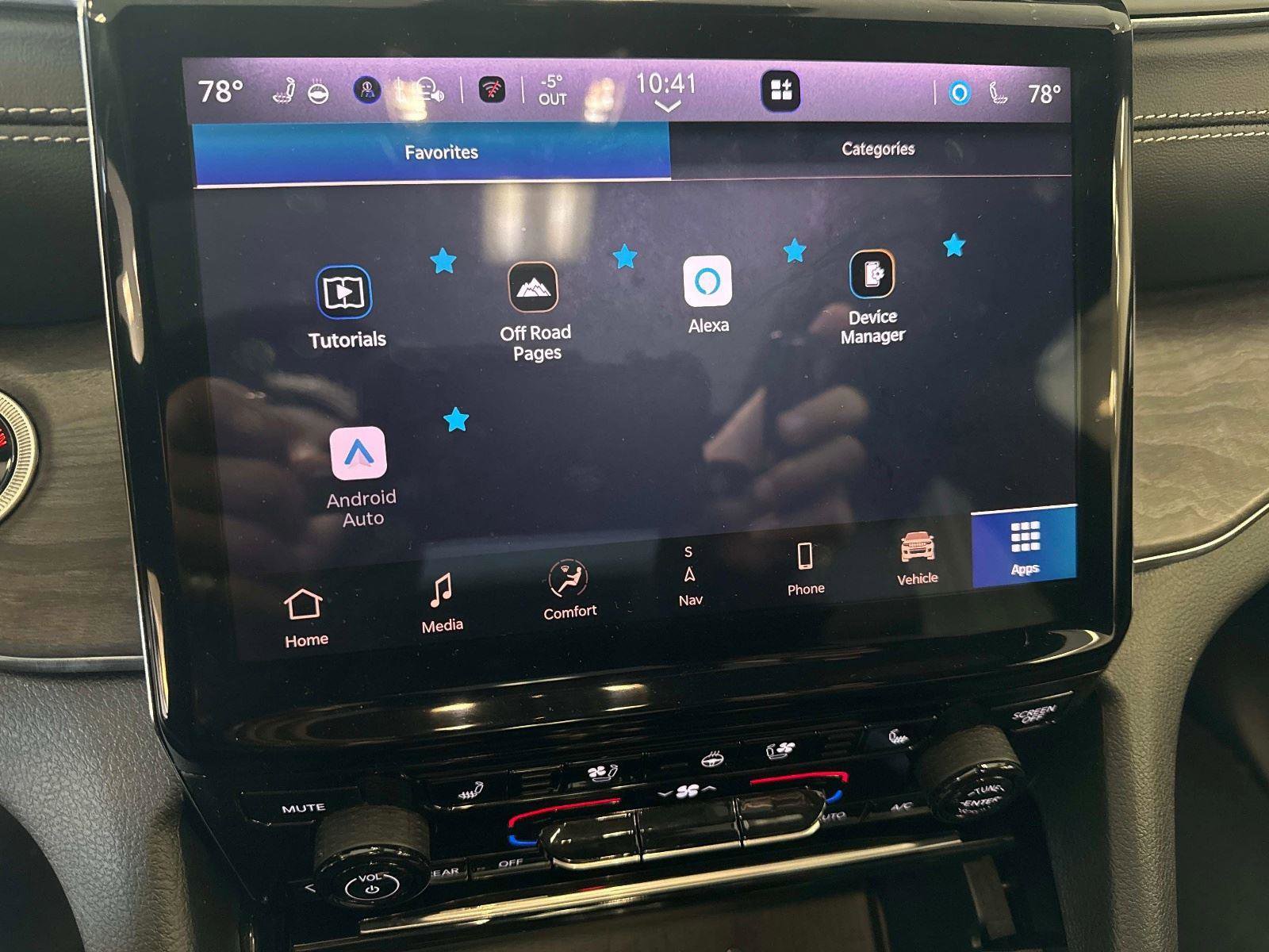 Used 2025 Jeep Grand Cherokee L Overland w/ Luxury Tech Group IV image 25