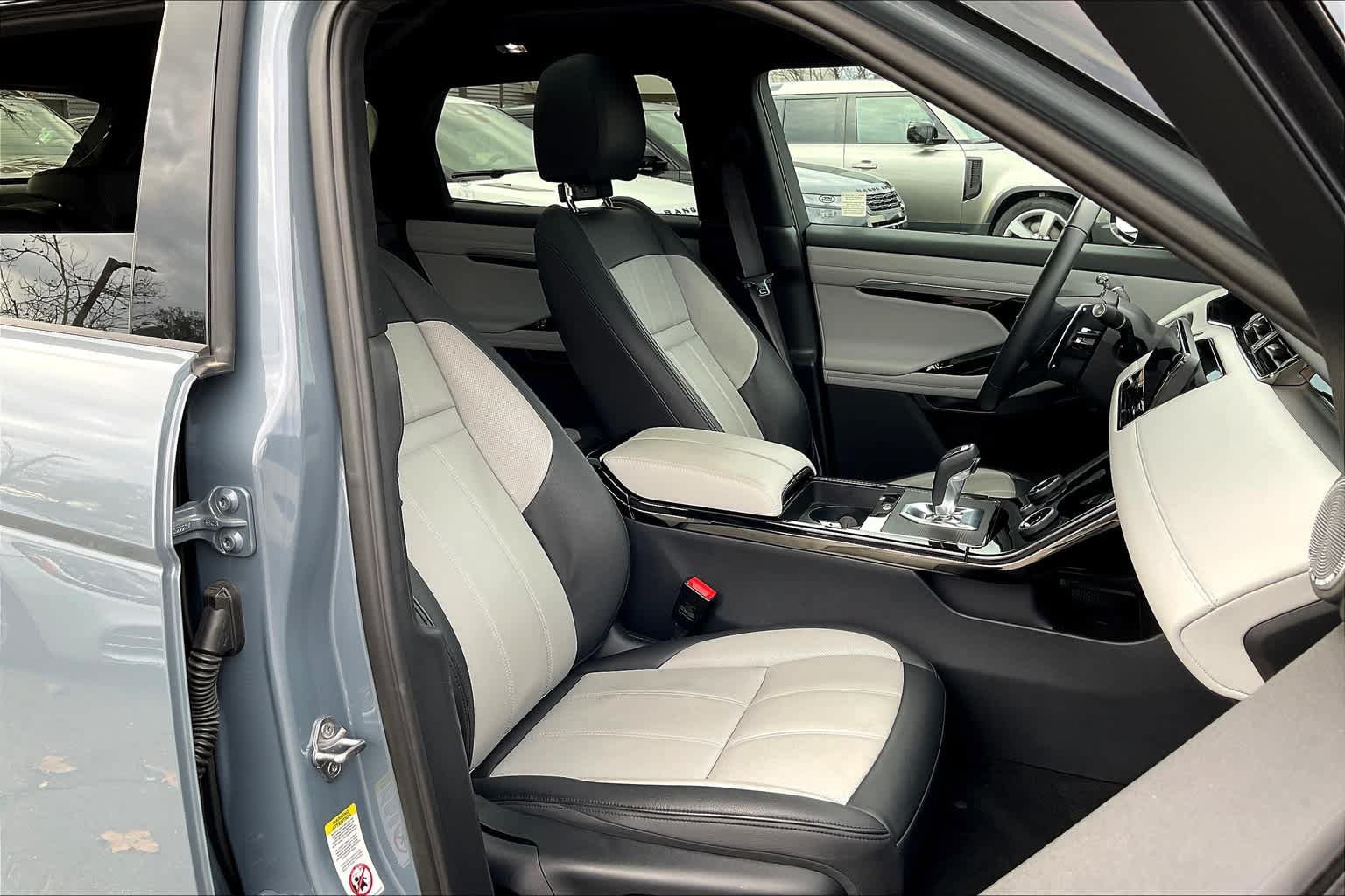 Used 2023 Land Rover Range Rover Evoque R-Dynamic SE AWD/4WD image 7