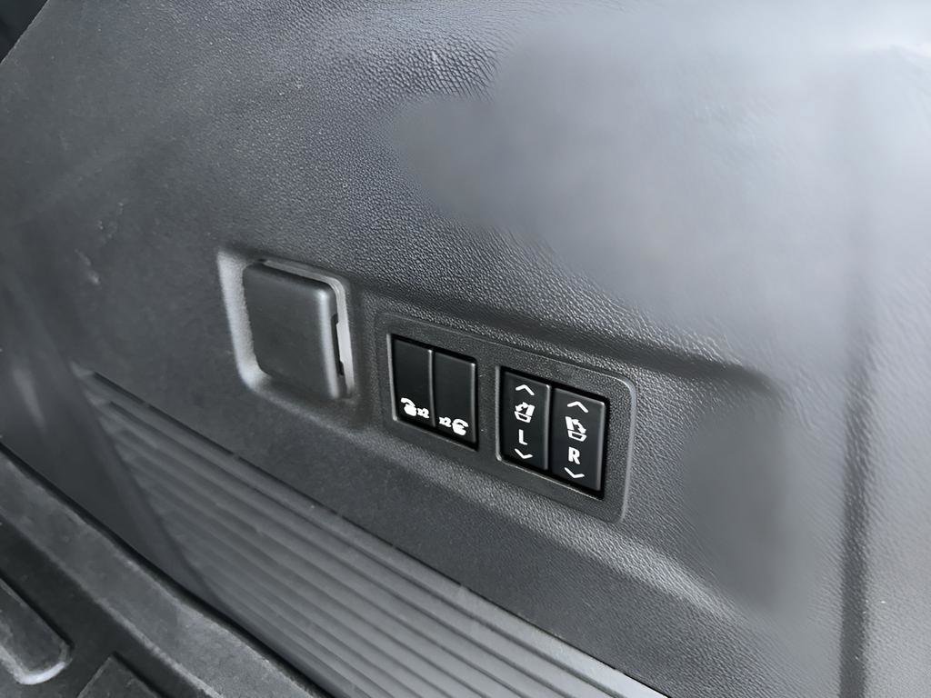 Used 2022 GMC Yukon XL Denali image 29