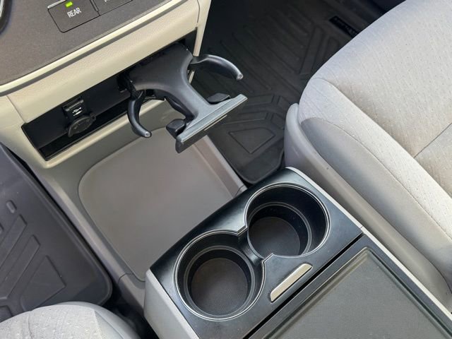 Used 2020 Toyota Sienna LE image 29