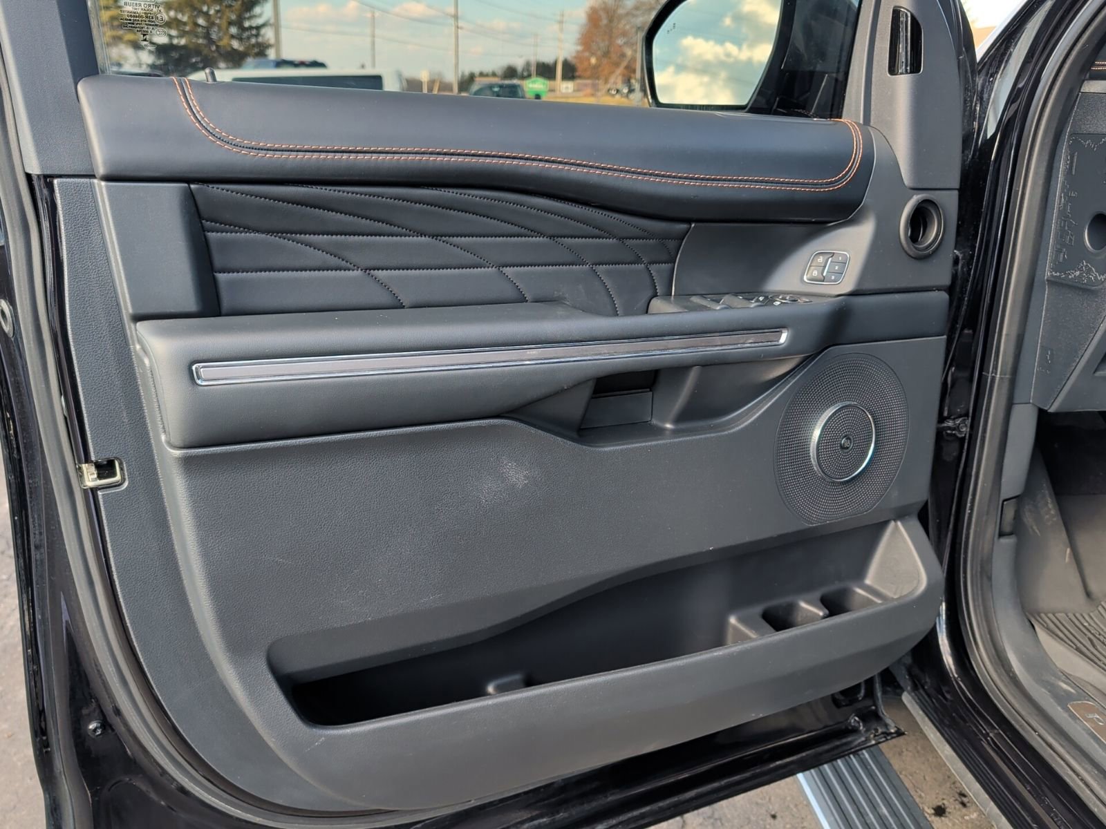 Used 2023 Ford Expedition Platinum image 14