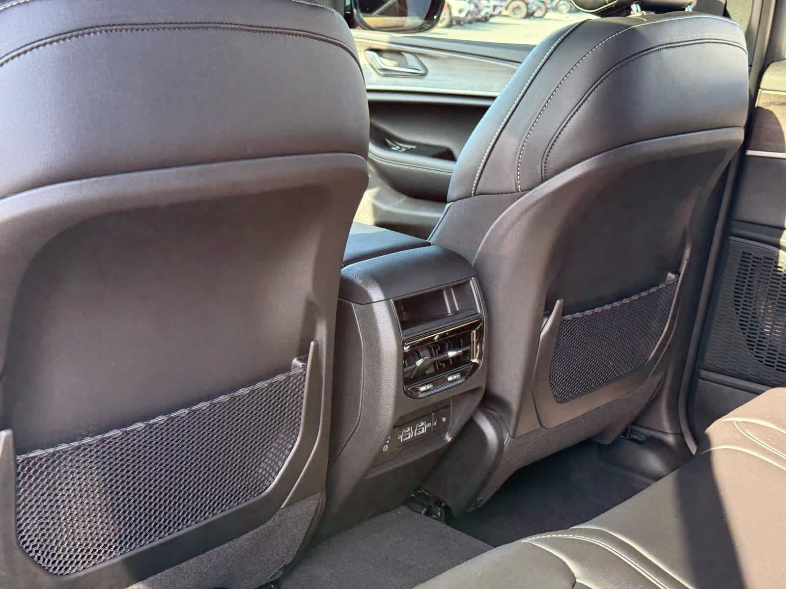 New 2025 Jeep Grand Cherokee Limited AWD/4WD image 28
