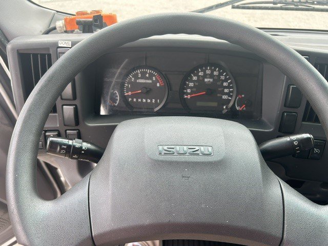 Used 2016 Isuzu NPR RWD image 23