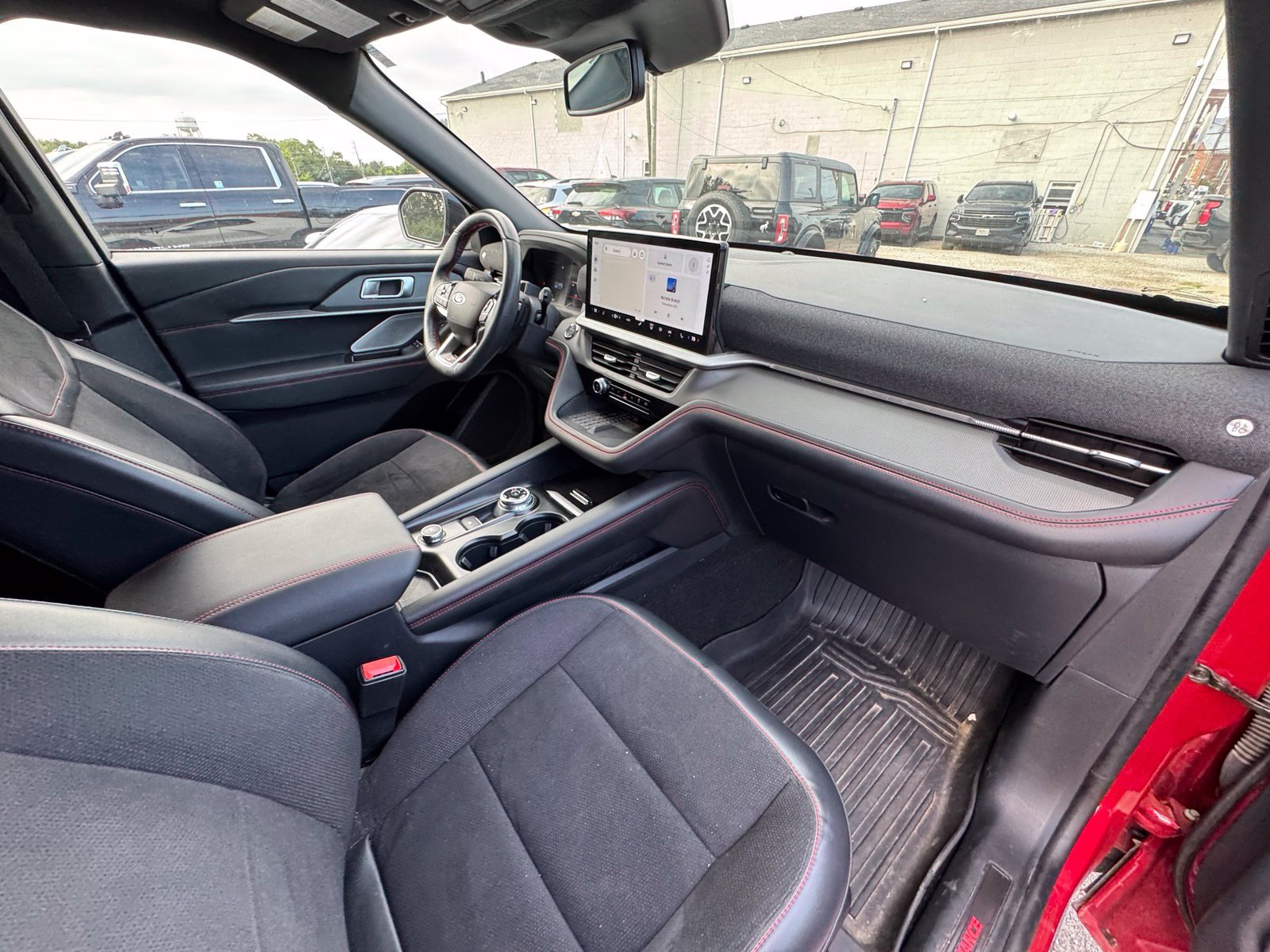 Used 2025 Ford Explorer ST AWD/4WD image 35