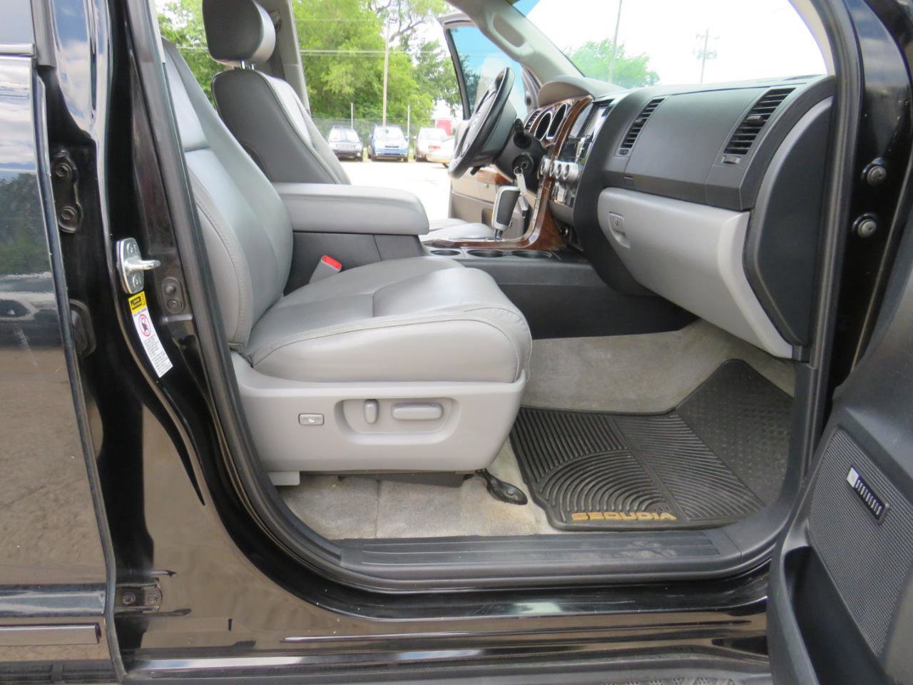 Used 2008 Toyota Sequoia Limited RWD image 18