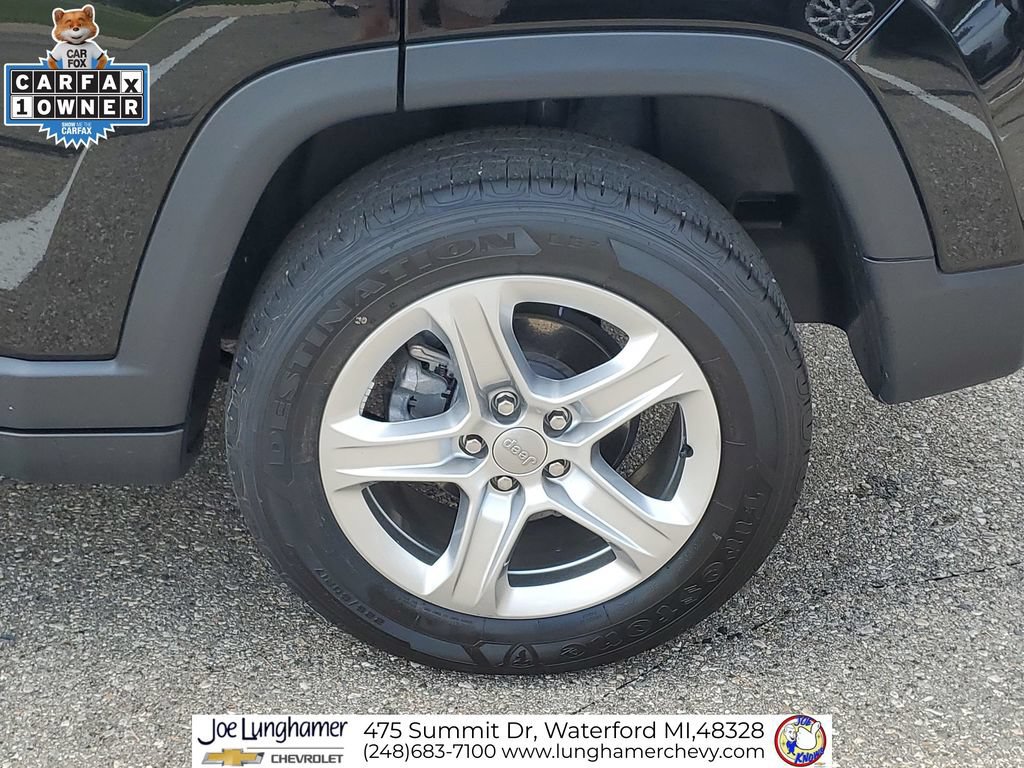 Used 2023 Jeep Compass Latitude w/ Convenience Group AWD/4WD image 33