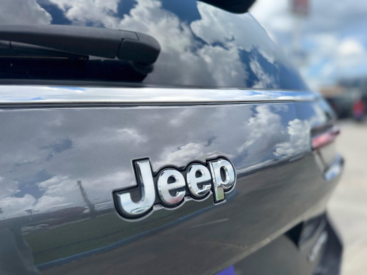 Used 2023 Jeep Grand Cherokee L Limited AWD/4WD image 34