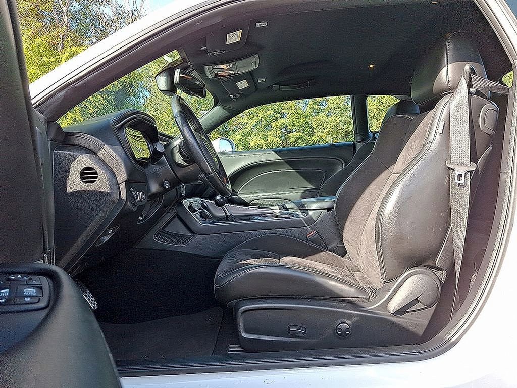 Used 2022 Dodge Challenger R/T w/ Plus Package image 10