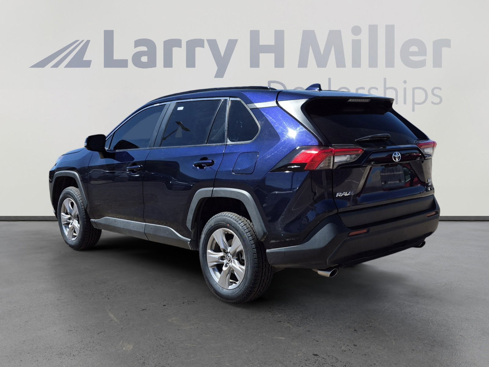 Certified 2023 Toyota RAV4 XLE AWD/4WD image 3