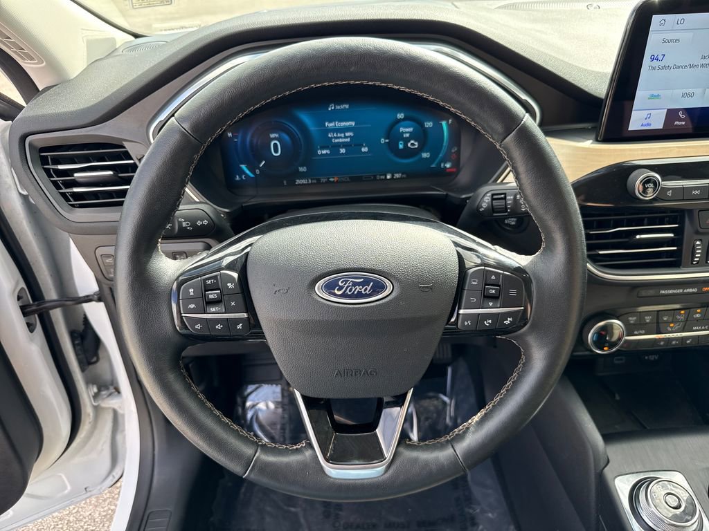 Certified 2022 Ford Escape Titanium w/ Titanium Premium Package image 15