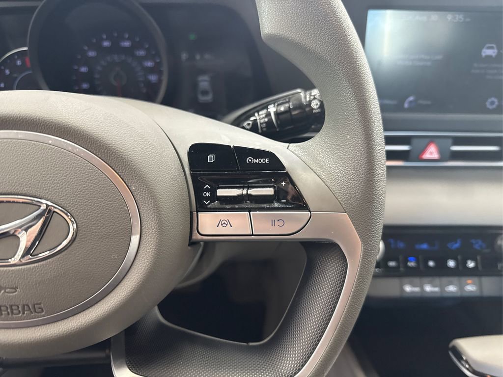 Used 2022 Hyundai Elantra SEL w/ Preferred Accessory Package image 26