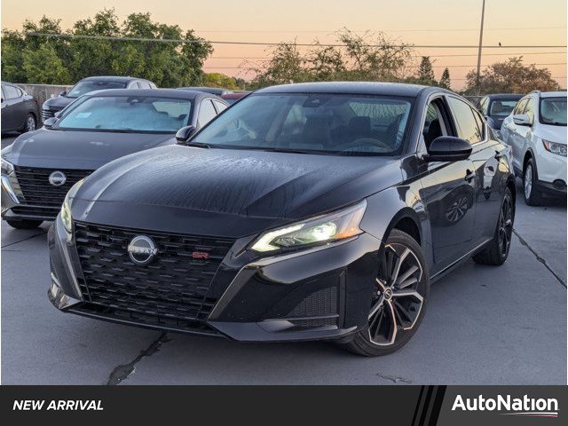 Certified 2024 Nissan Altima 2.5 SR image 1