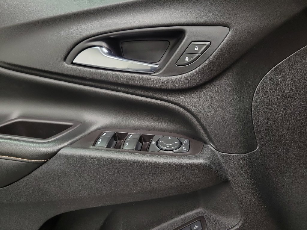 Used 2020 Chevrolet Equinox Premier FWD image 28