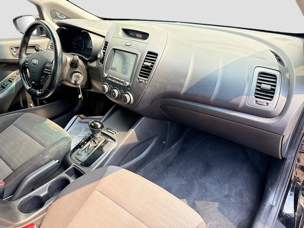 Used 2017 Kia Forte S FWD image 33