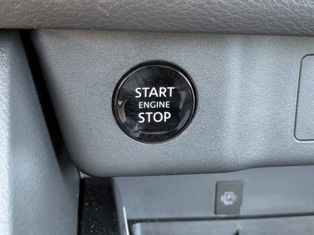 Used 2025 Nissan Rogue SL FWD image 30