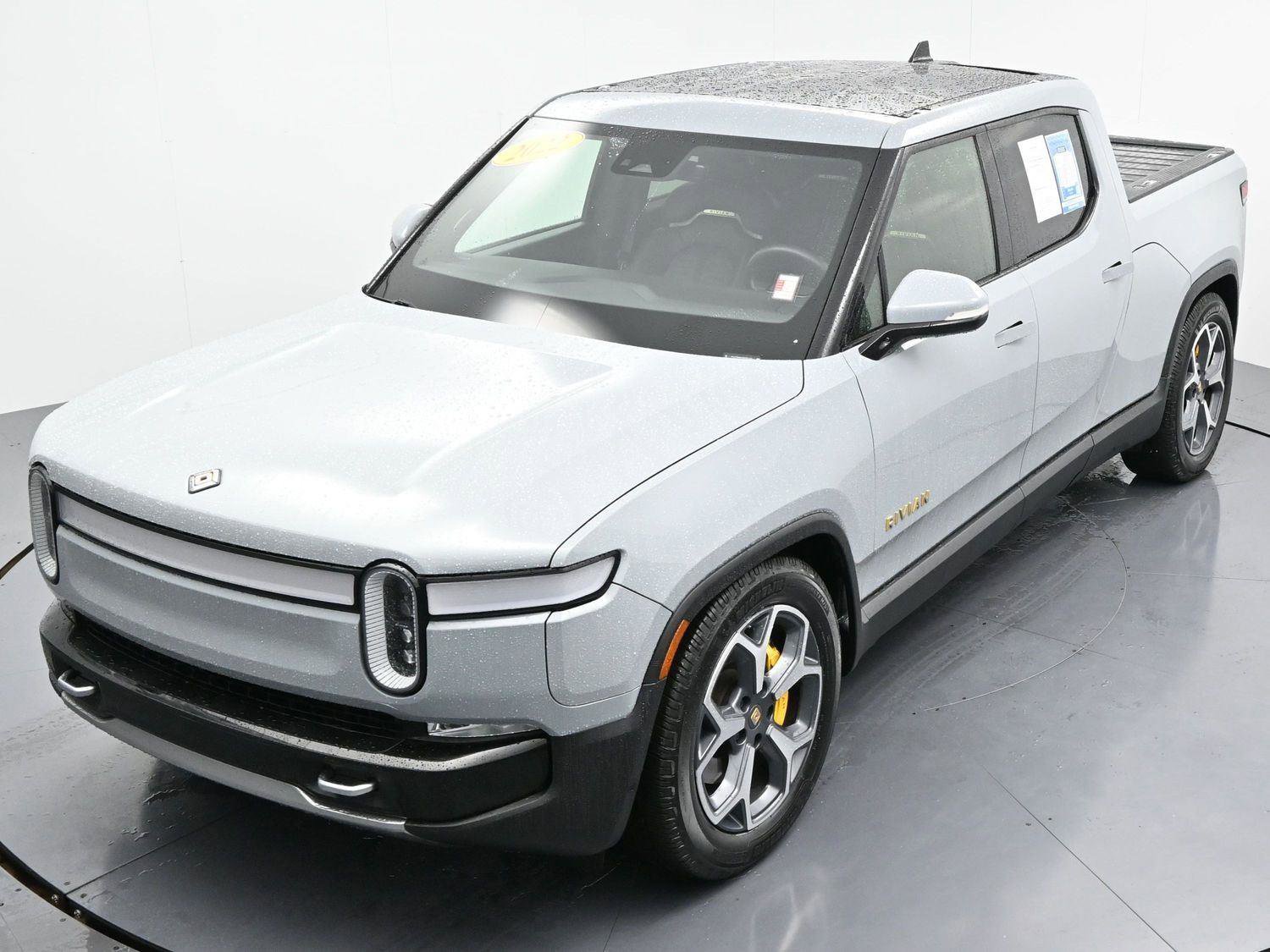 Used 2022 Rivian R1T Adventure image 39