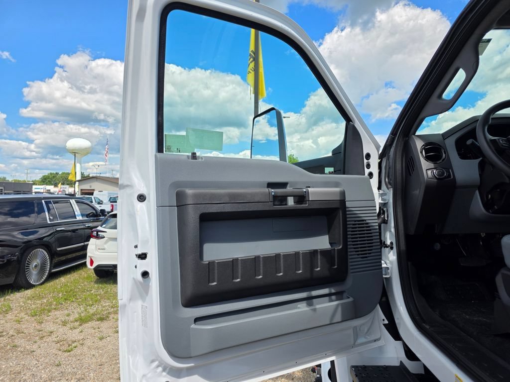 New 2027 Ford F650 2WD Regular Cab Super Duty image 15