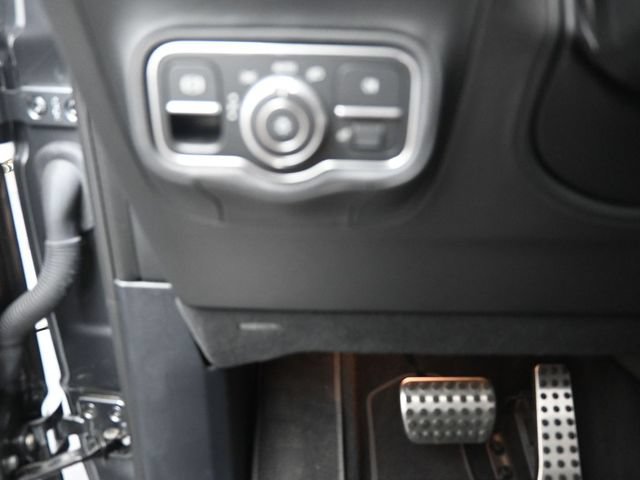 Used 2025 Mercedes-Benz G 550 image 16
