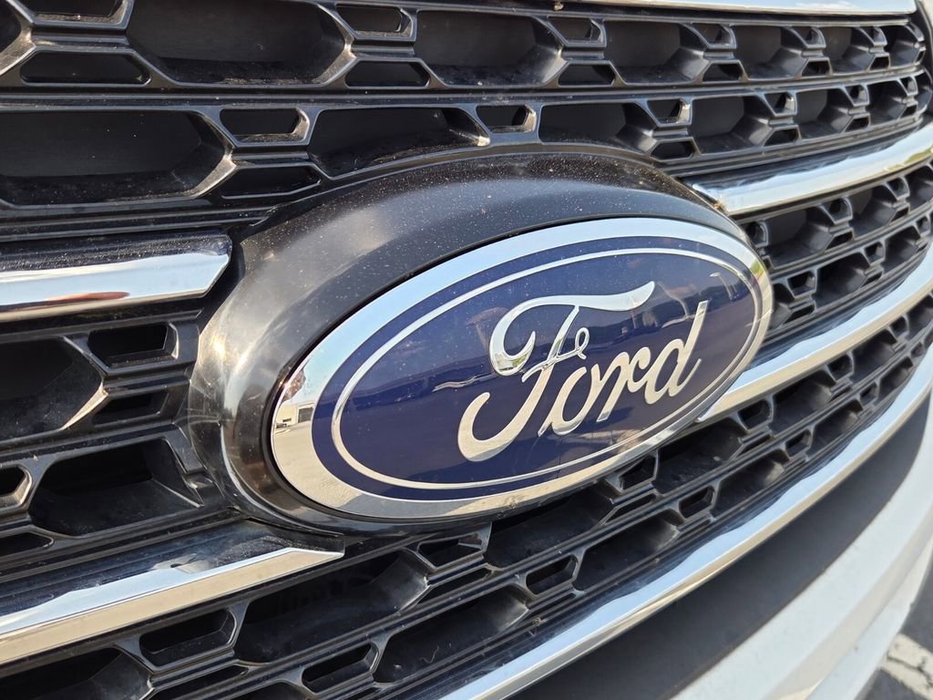 Used 2020 Ford Explorer XLT RWD image 2