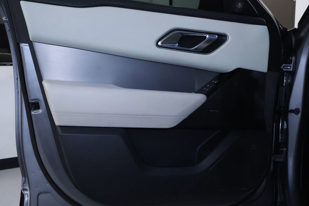 Used 2020 Land Rover Range Rover Velar R-Dynamic S image 9