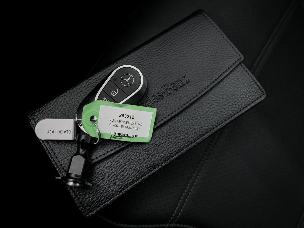 Used 2025 Mercedes-Benz C 300 4MATIC Sedan image 22