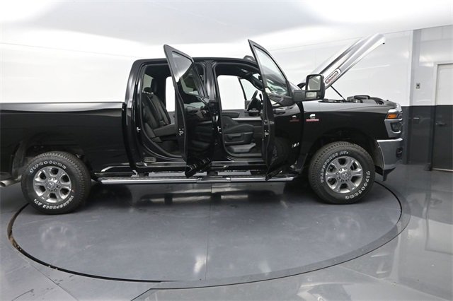 New 2025 RAM 2500 Big Horn image 32