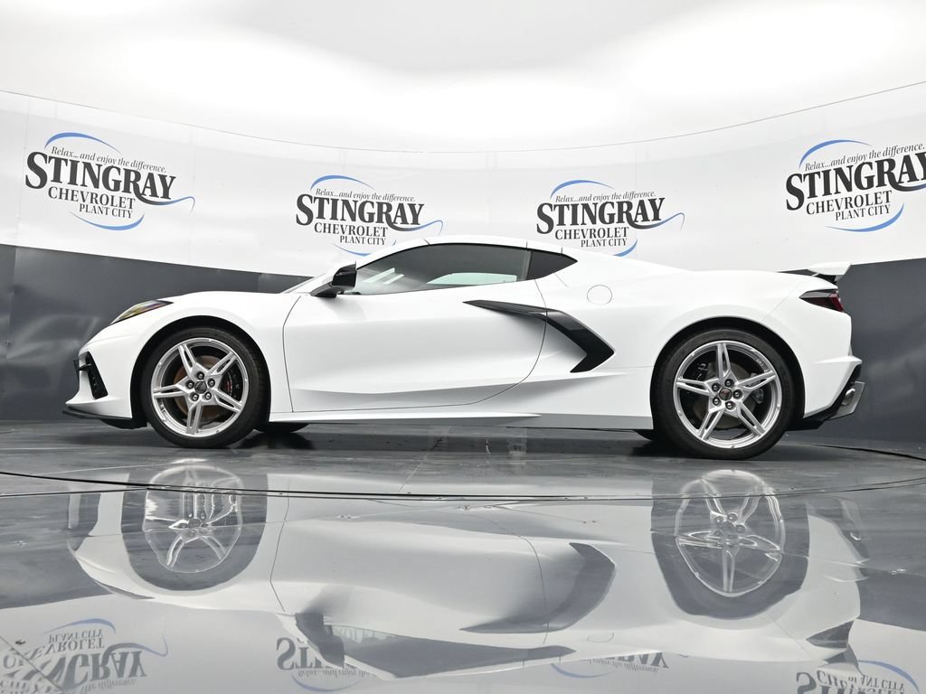 Used 2025 Chevrolet Corvette Stingray Premium Cpe w/ Z51 Performance Package RWD image 32