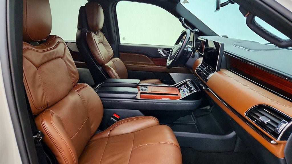 Used 2024 Lincoln Navigator L Reserve AWD/4WD image 24