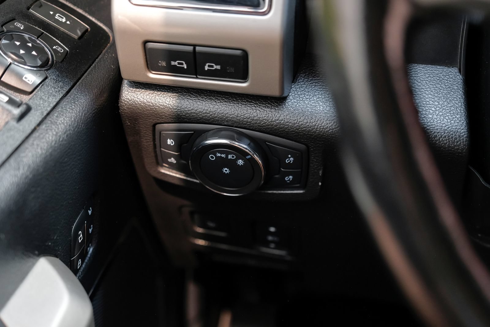 Used 2021 Ford F250 Lariat AWD/4WD image 33
