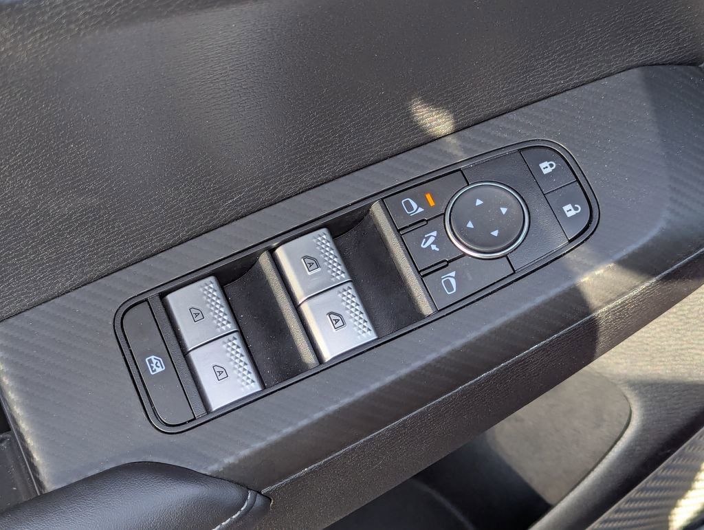 Used 2025 Mitsubishi Outlander SE image 30