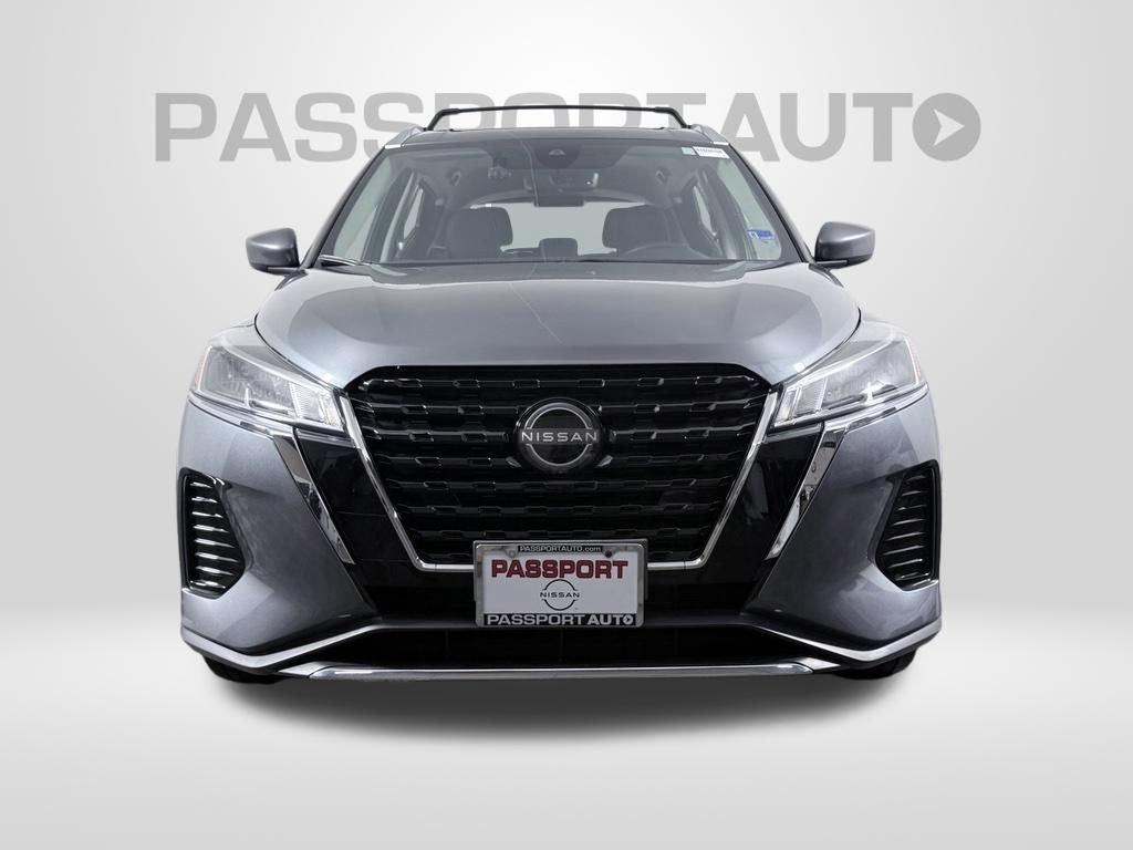 Used 2024 Nissan Kicks SV w/ Interior Electronics Package FWD image 2