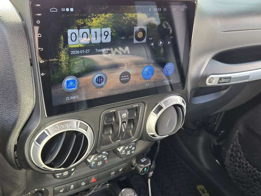 Used 2012 Jeep Wrangler Unlimited Rubicon image 29