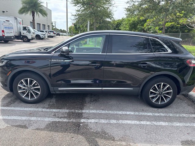 Used 2022 Lincoln Nautilus FWD image 5