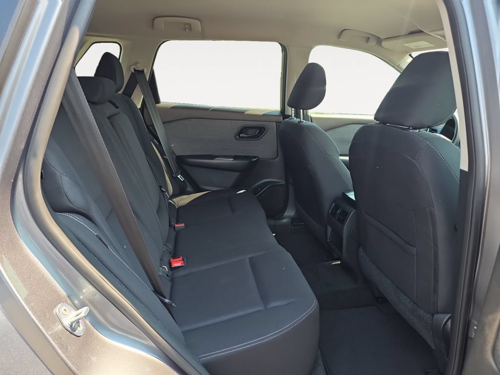 Used 2023 Nissan Rogue S AWD/4WD image 13