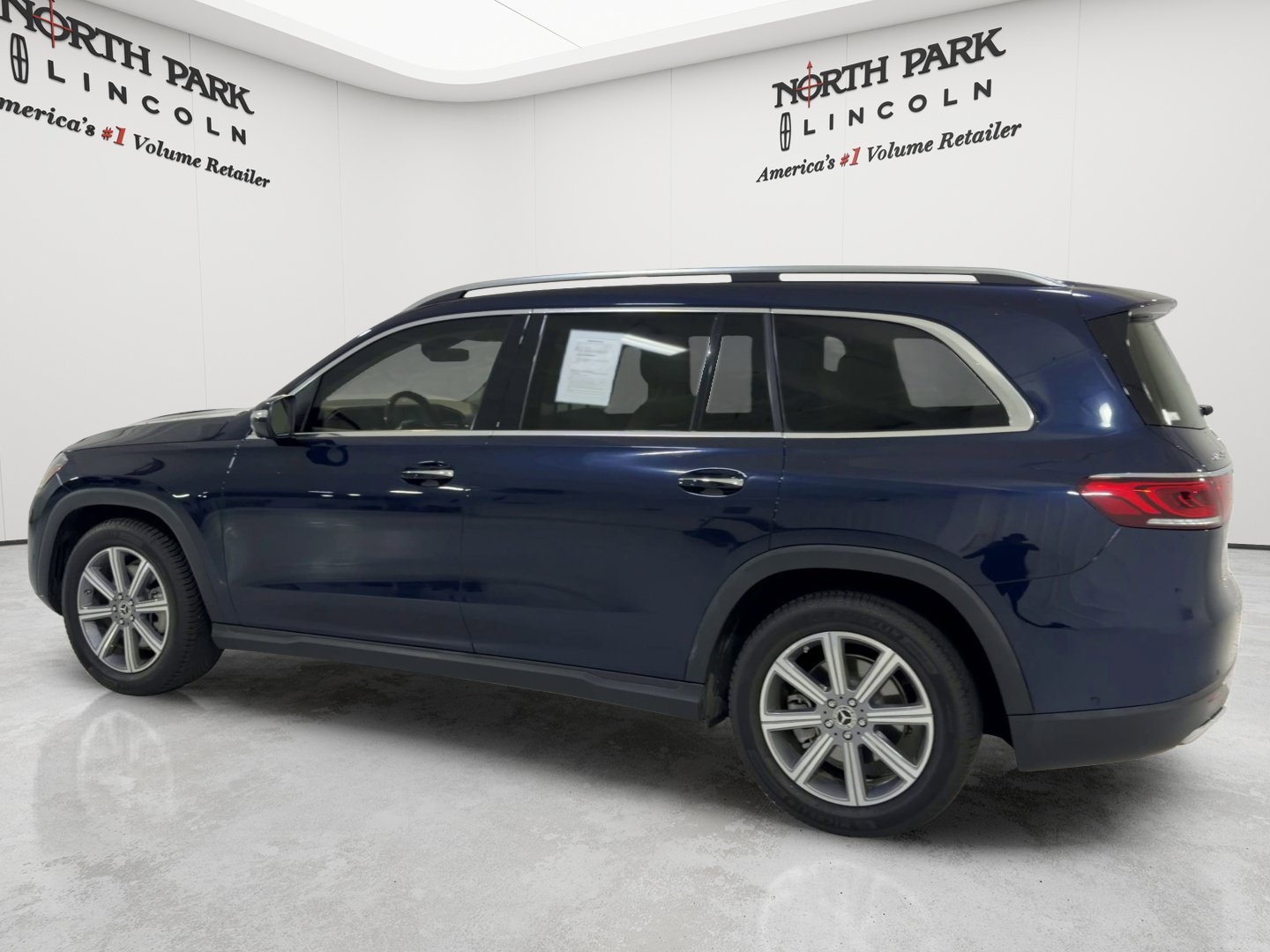 Used 2022 Mercedes-Benz GLS 450 4MATIC image 3