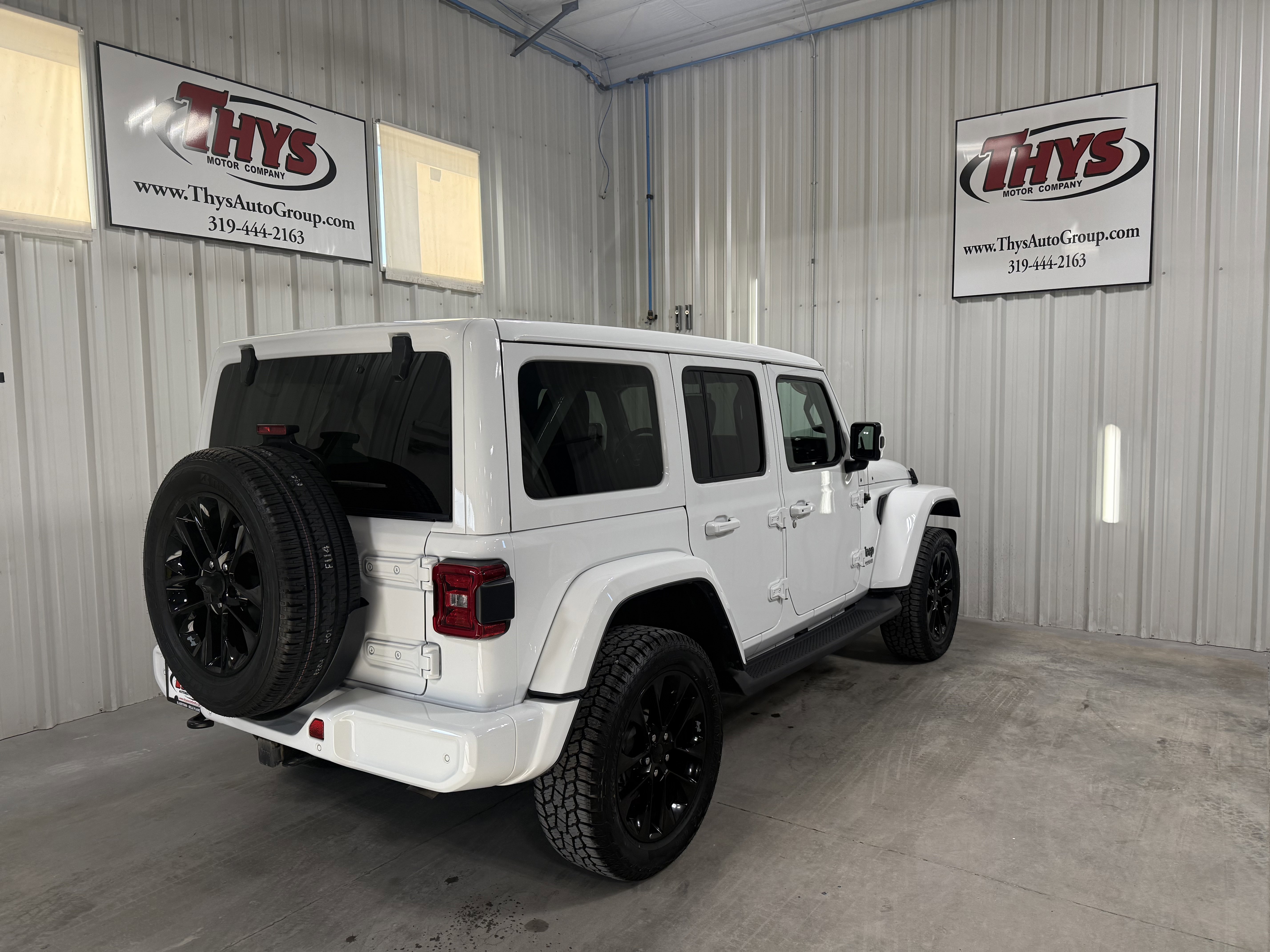 Used 2021 Jeep Wrangler Unlimited Sahara image 3