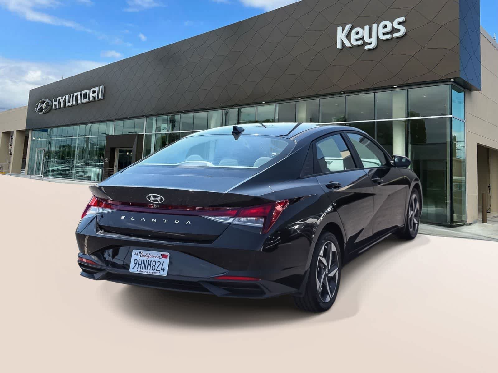 Certified 2023 Hyundai Elantra SEL w/ Convenience Package FWD image 4