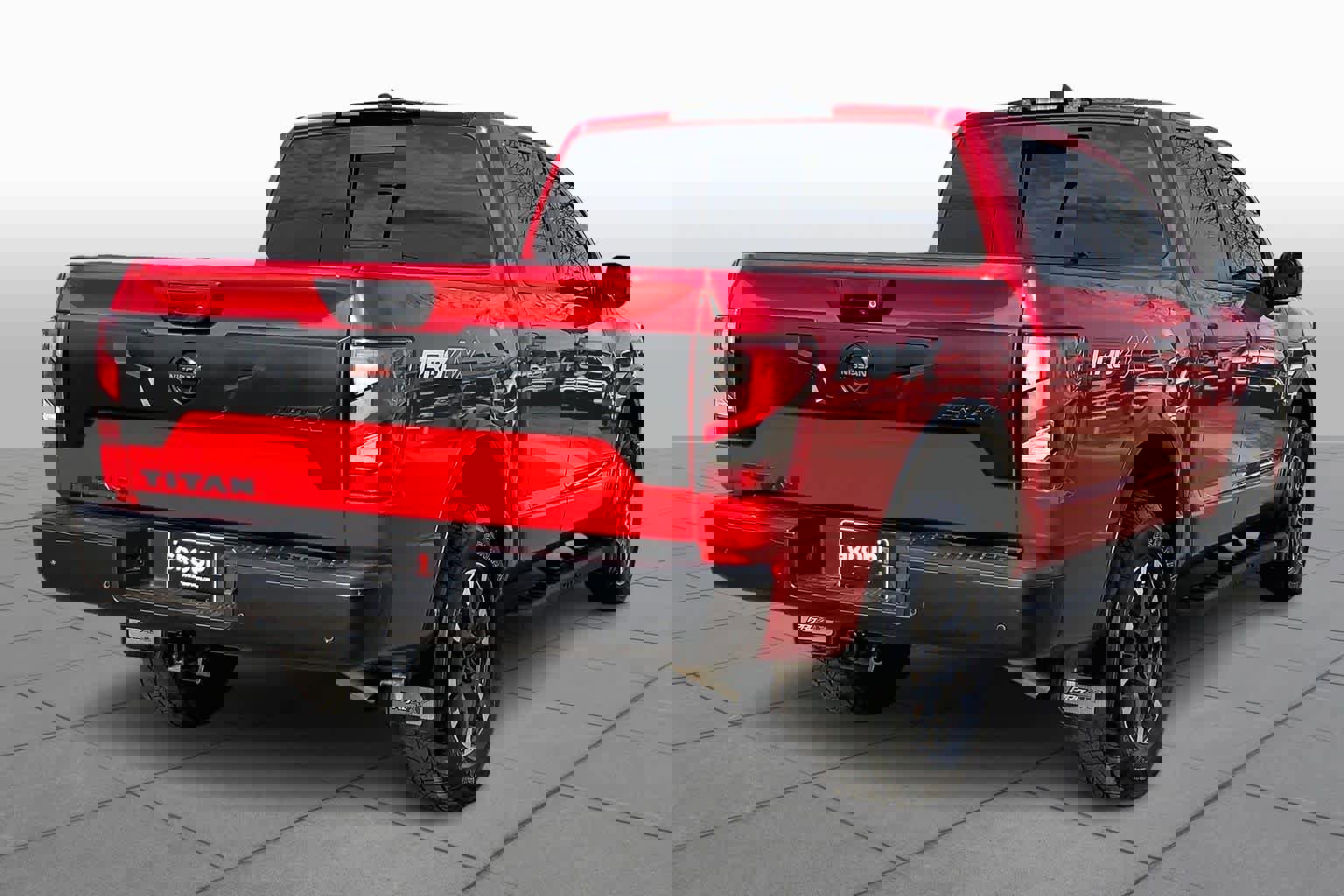 Used 2022 Nissan Titan PRO-4X w/ Pro-4x Convenience Package image 12