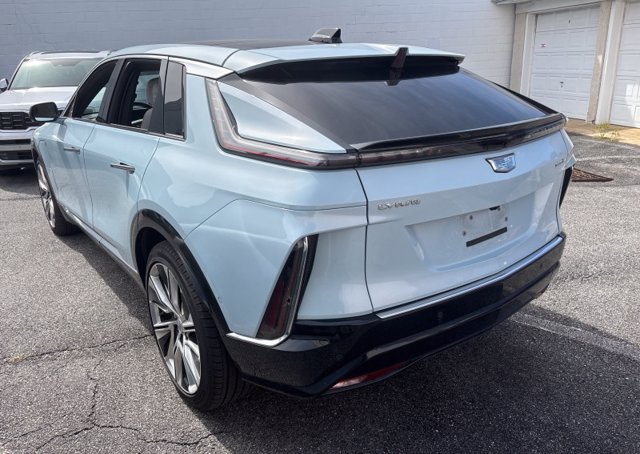 Certified 2024 Cadillac Lyriq Luxury AWD/4WD image 3