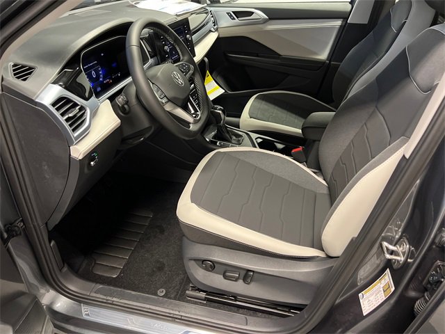 New 2026 Volkswagen Taos SE image 6
