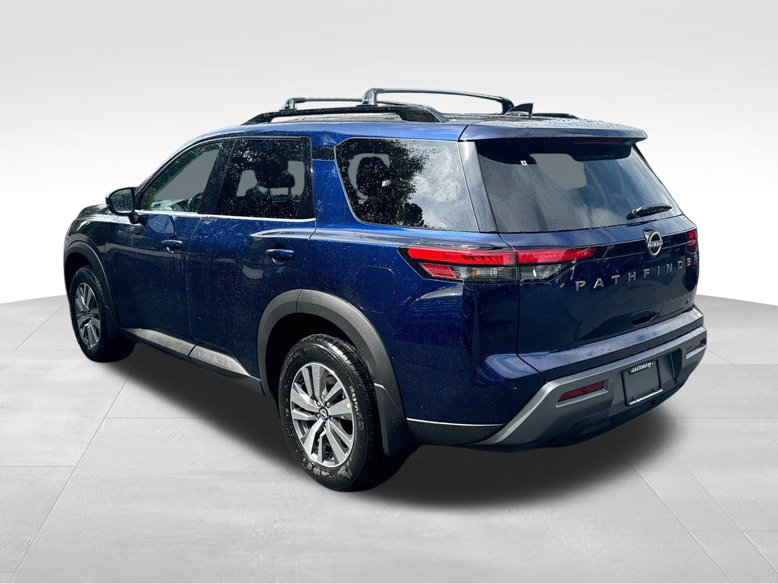 New 2026 Nissan Pathfinder SL FWD image 5