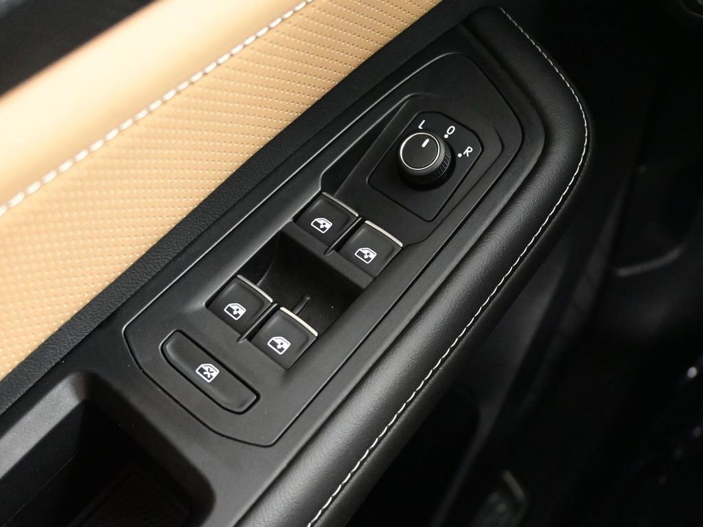 Used 2024 Volkswagen Atlas Cross Sport SEL R-Line image 17