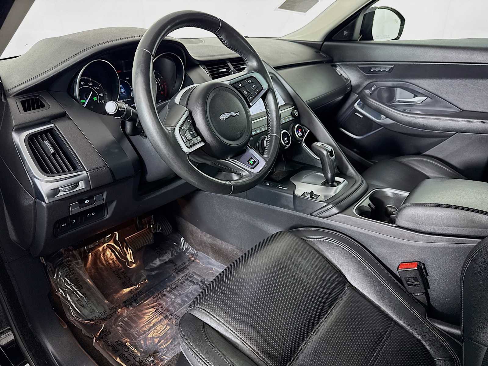 Used 2020 Jaguar E-PACE SE image 9